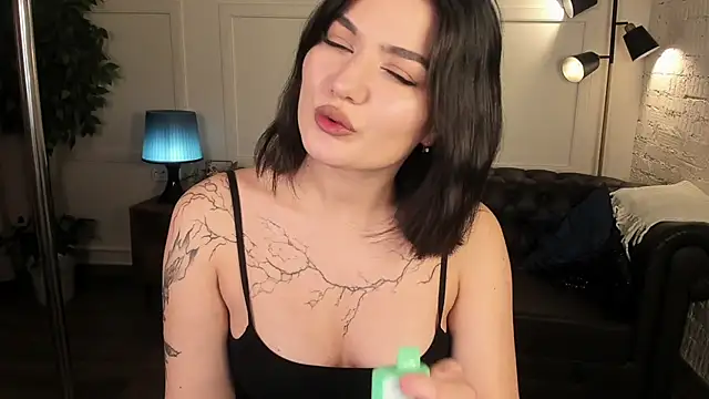 Dark Moni online show from October 2025 03:07:02 AM