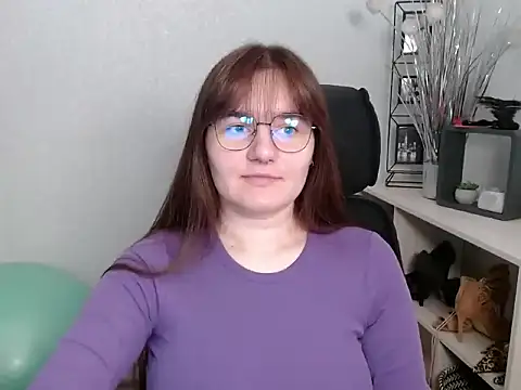 Julie Diamond online show from November 2025 01:43:03 PM