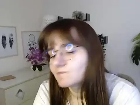 Julie Diamond online show from November 2025 01:33:02 PM