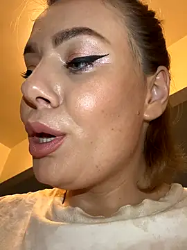 emmasweett11 online show from September 2025 12:19:01 PM