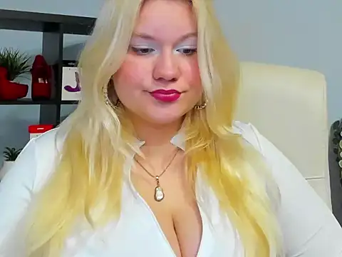 Snapshot of samantha_darling chatting on June 2026 07:32:01 AM samantha darling online show from June 2026 07:32:01 AM