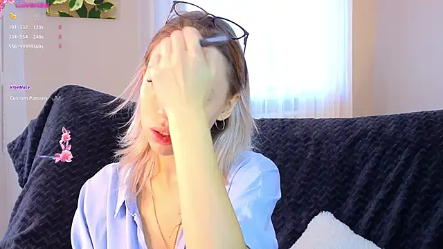 NyxaThorn online show from September 2025 02:40:02 PM