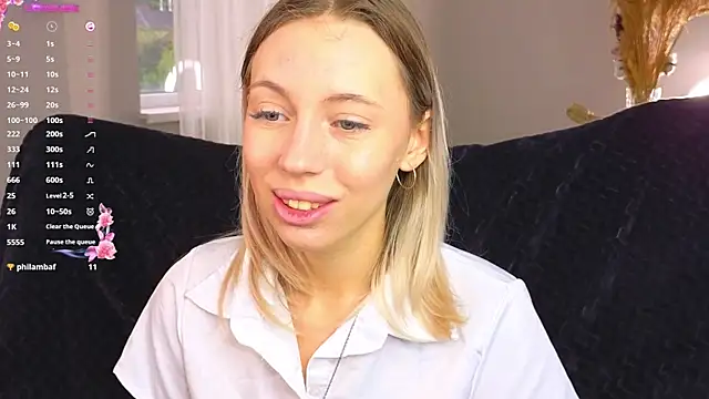 NyxaThorn online show from October 2025 02:37:01 PM