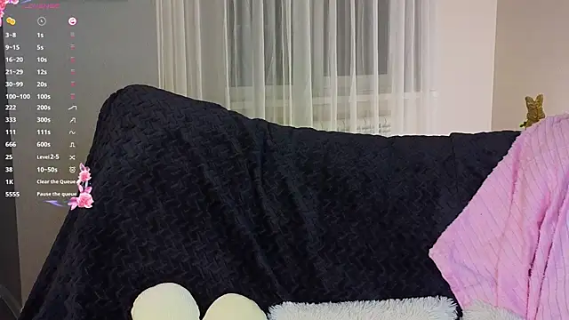 NyxaThorn online show from November 2025 02:43:02 PM