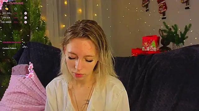 NyxaThorn online show from December 2025 02:35:01 PM