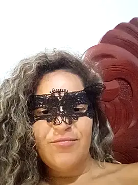 RaphinhaSanches online show from November 2025 10:52:02 AM