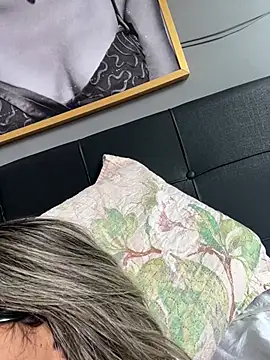 moranguinh 24 online show from April 2026 01:49:02 PM