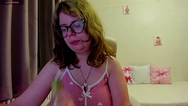 MilisaSweet777 online show from April 2026 07:33:02 PM