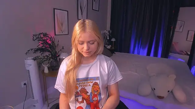 Millie Vanillies online show from September 2025 02:28:02 PM