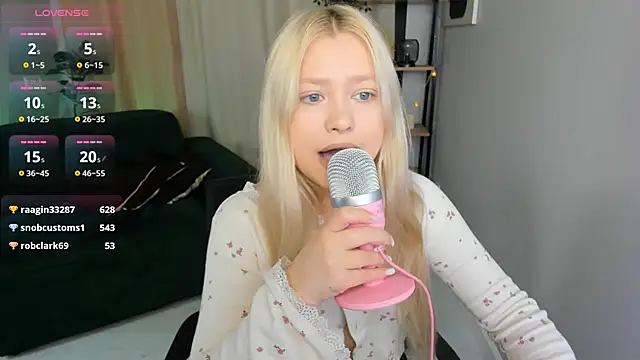 Millie Vanillies online show from September 2025 09:38:02 PM