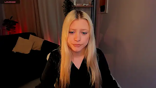 Millie Vanillies online show from October 2025 08:43:02 PM