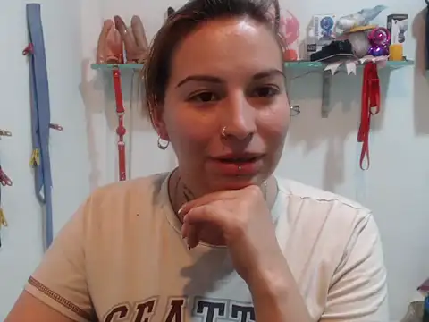 cloequeen15 online show from September 2025 06:51:01 PM