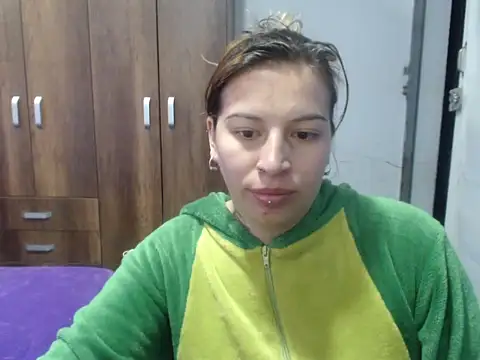 cloequeen15 online show from October 2025 03:13:01 PM