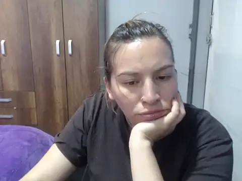 cloequeen15 online show from November 2025 03:33:01 PM