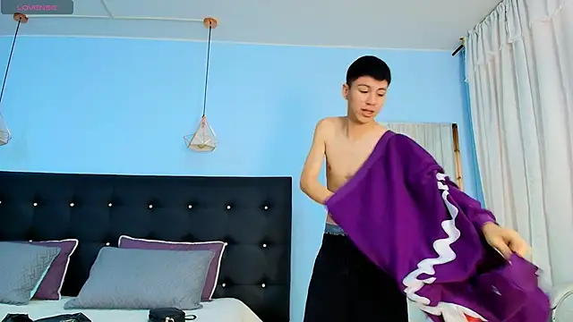 Abraham horny18 online show from September 2025 08:19:01 PM