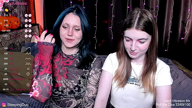 Snapshot of Threesomebabes chatting on October 2025 12:27:01 PM Threesomebabes online show from October 2025 12:27:01 PM