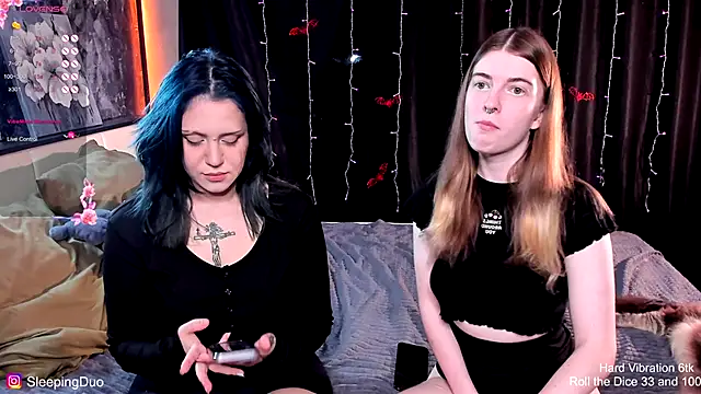 Snapshot of Threesomebabes chatting on November 2025 12:50:02 PM Threesomebabes online show from November 2025 12:50:02 PM