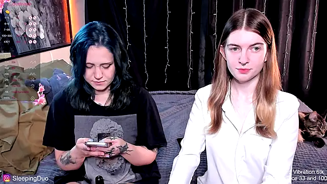 Snapshot of Threesomebabes chatting on November 2025 12:05:02 PM Threesomebabes online show from November 2025 12:05:02 PM