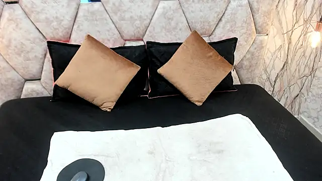 EXOTIC EBONY  online show from October 2025 07:12:01 PM