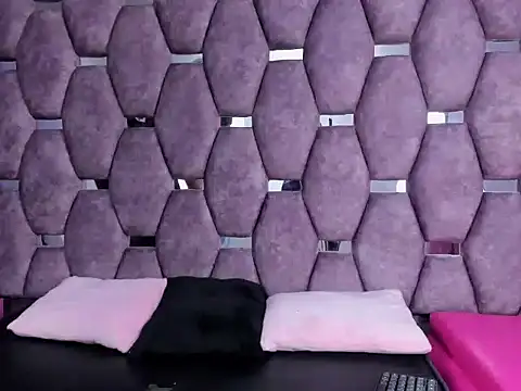 Snapshot of hazel_18_ chatting on April 2026 02:44:01 AM hazel 18 online show from April 2026 02:44:01 AM