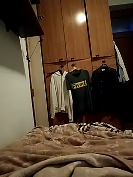 Snapshot of Empi19cm chatting on November 2025 06:03:01 AM Empi19cm online show from November 2025 06:03:01 AM