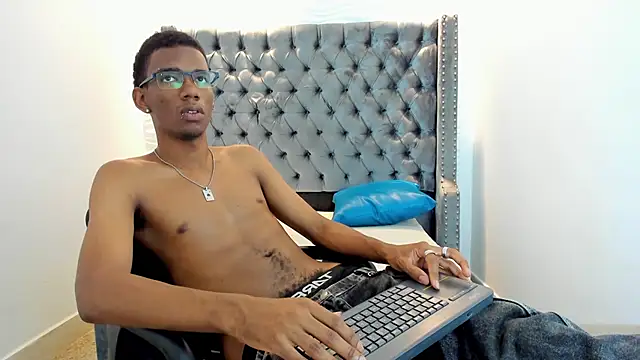 nero reyd online show from November 2025 07:07:02 PM