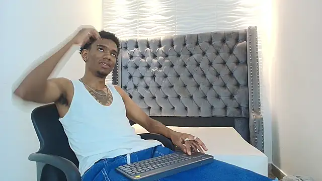 Snapshot of nero_reyd chatting on June 2026 07:19:01 PM nero reyd online show from June 2026 07:19:01 PM