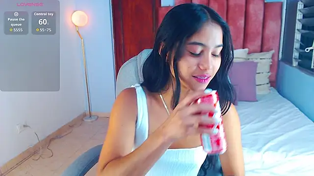 Milaa Star  online show from October 2025 03:28:01 AM