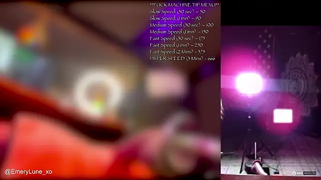 Snapshot of EmeryLune_xo chatting on November 2025 05:18:02 AM EmeryLune xo online show from November 2025 05:18:02 AM