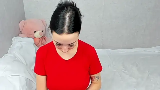 Snapshot of EileenMoores chatting on February 2026 03:08:01 PM EileenMoores online show from February 2026 03:08:01 PM