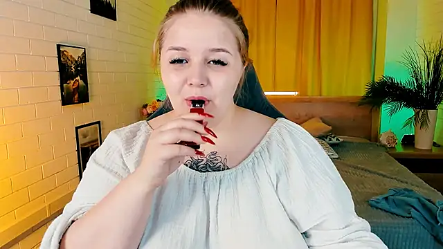 SladaDell online show from October 2025 05:06:01 AM