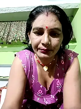 Snapshot of ZIVAA chatting on May 2026 04:28:02 AM ZIVAA online show from May 2026 04:28:02 AM