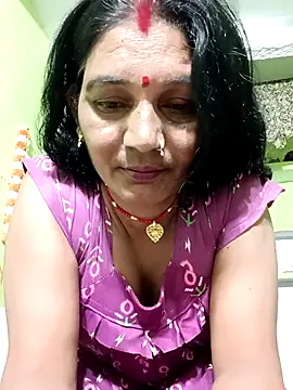 Snapshot of ZIVAA chatting on May 2026 07:48:02 AM ZIVAA online show from May 2026 07:48:02 AM