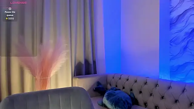 Aria Mila online show from November 2025 11:32:02 AM