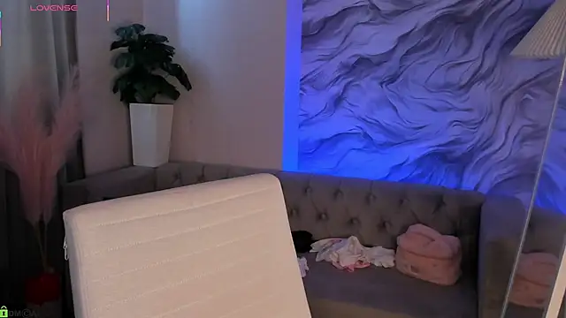 Aria Mila online show from April 2026 03:12:01 AM