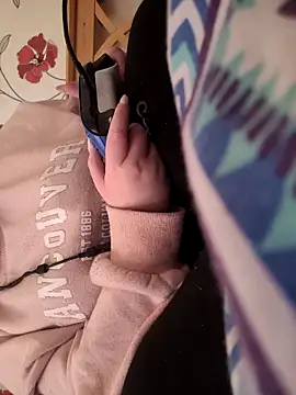 itsCuteTits online show from November 2025 03:23:02 PM