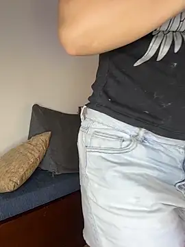 Moon Blake online show from May 2026 02:42:01 AM