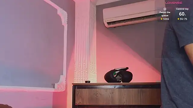 ArturoCardona  online show from December 2025 07:31:01 PM