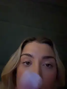 ellariverss online show from September 2025 04:52:01 PM