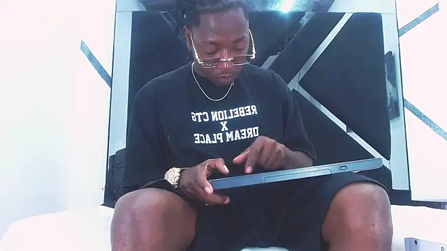 Snapshot of Black_Fire10 chatting on September 2025 05:05:02 PM Black Fire10 online show from September 2025 05:05:02 PM