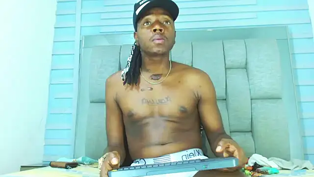 Snapshot of Black_Fire10 chatting on October 2025 12:09:02 AM Black Fire10 online show from October 2025 12:09:02 AM