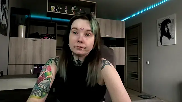 HighelikeGirl online show from April 2026 12:21:01 PM