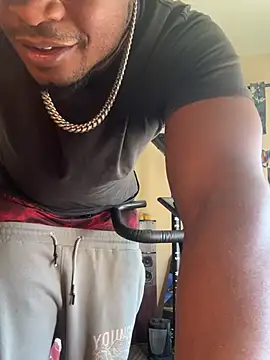 KeYBuMp323 online show from February 2026 03:32:02 PM