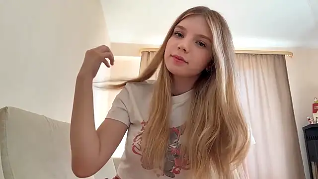 FruityXo online show from October 2025 10:24:01 AM