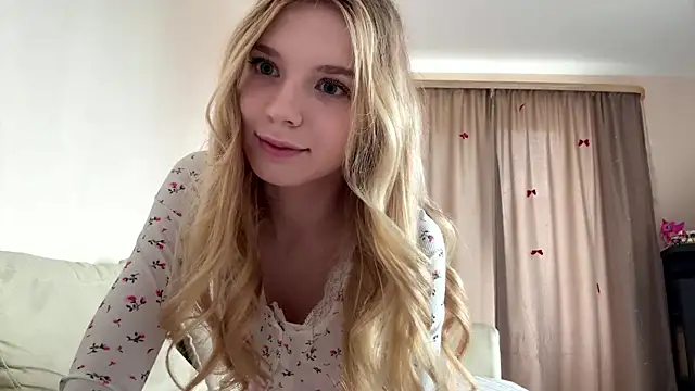 FruityXo online show from April 2026 11:08:02 AM