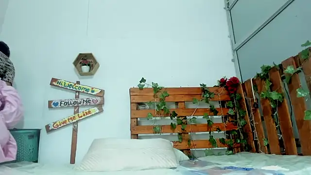 cris dulce online show from March 2026 12:03:02 AM