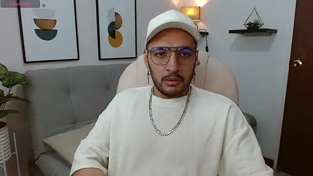   Damian    online show from October 2025 10:04:01 PM