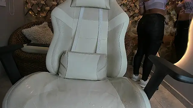 Snapshot of VenusBlazer chatting on February 2026 07:14:02 PM VenusBlazer online show from February 2026 07:14:02 PM