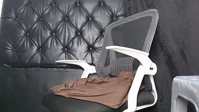 Black penis25 online show from November 2025 03:27:01 AM