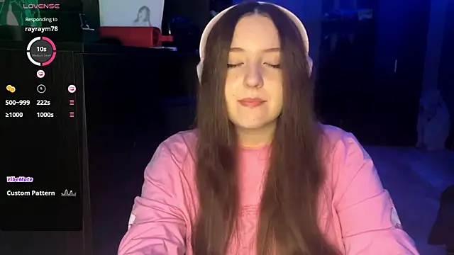 LauretteRagar online show from September 2025 05:25:02 PM